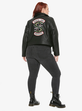 Load image into Gallery viewer, RIVERDALE SOUTHSIDE SERPENTS FAUX LEATHER GIRLS JACKET PLUS SIZE HOT TOPIC EXCLUSIVE